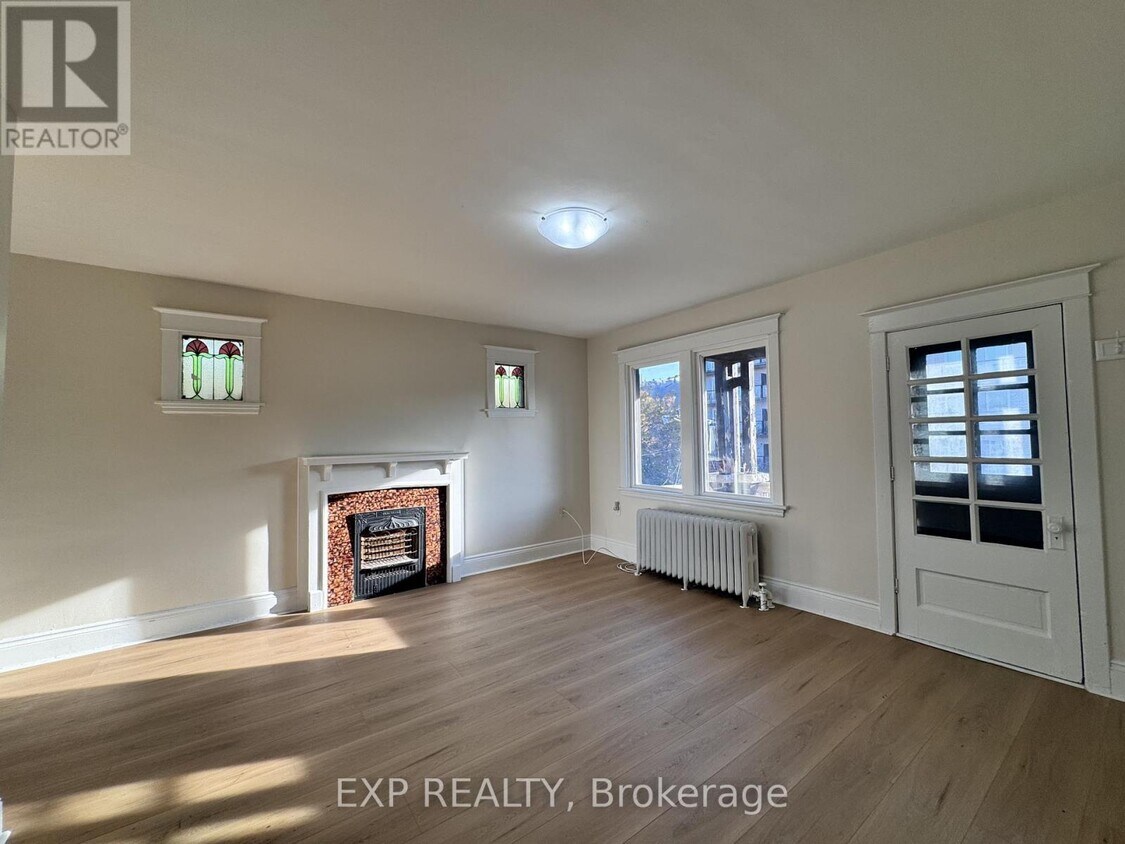 Photo principale - 321 Hunter St E