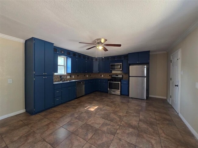 Foto del edificio - 3106 Fallwell Ln