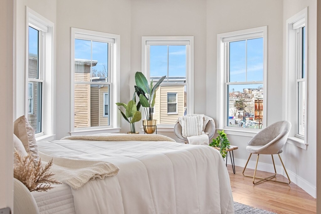 Foto principal - 543 E 7th St