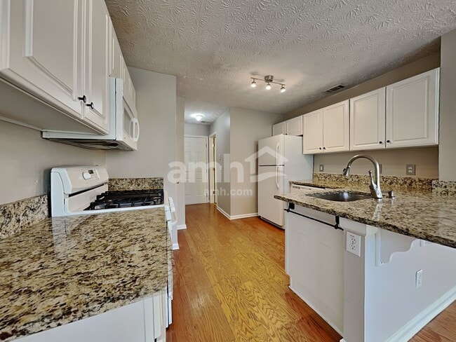 Foto del edificio - 3731 Avensong Village Cir