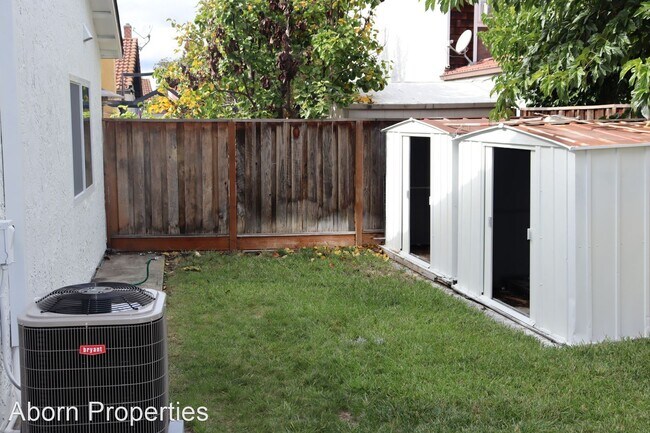 Building Photo - 2 br, 2 bath House - 555 Lanfair Circle