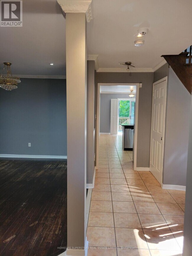 Photo du bâtiment - 3784 Forest Bluff Crescent
