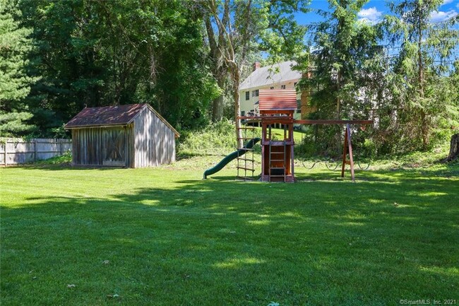 Building Photo - 528 Brookside Dr
