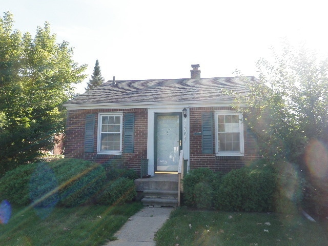 Building Photo - 3 Bed 1 Bath Brick Ranch with Finished Bas...