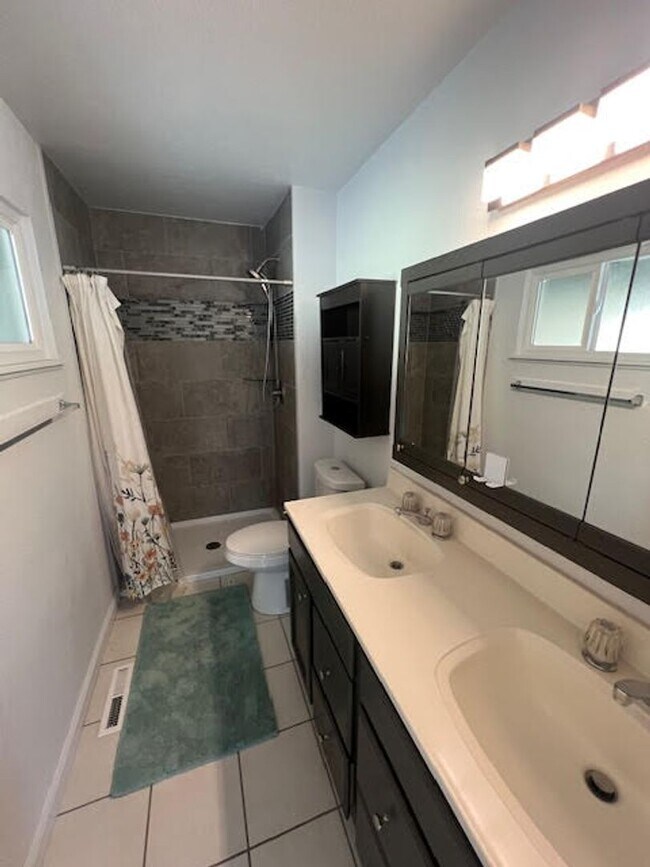 Building Photo - Single-Story Home in Sparks!