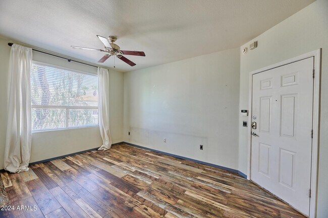 Building Photo - 5303 N 7th St