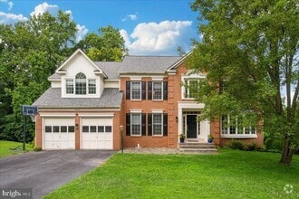 Building Photo - 3220 Winmoor Dr