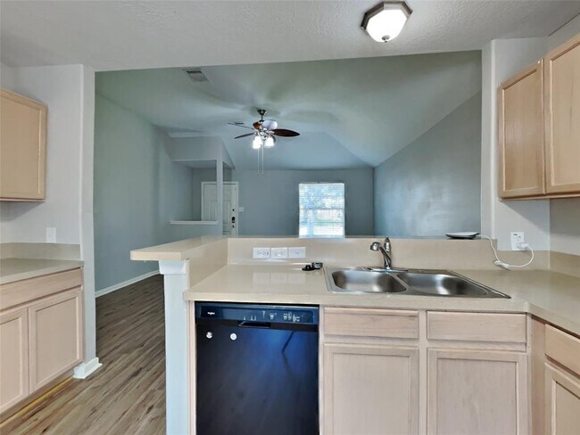 Building Photo - 6327 Lucinda Meadows Dr