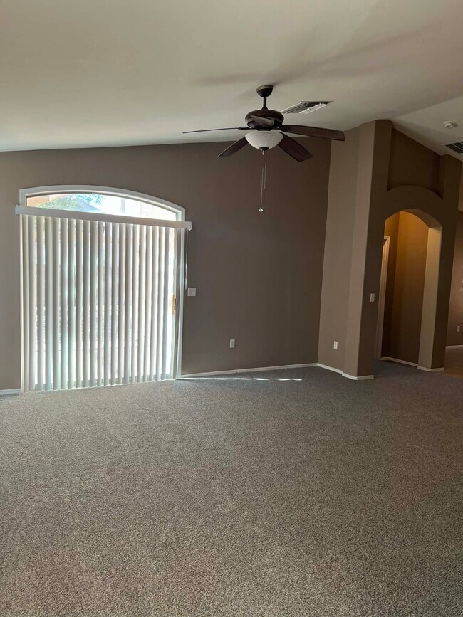 Building Photo - 8855 N Moonfire Dr