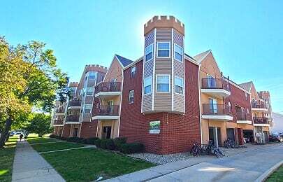 Primary Photo - 1007 S Locust St