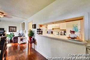 Building Photo - 460 Comal Ave