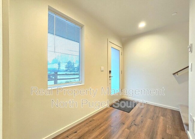 Foto del edificio - 17417 W Main St