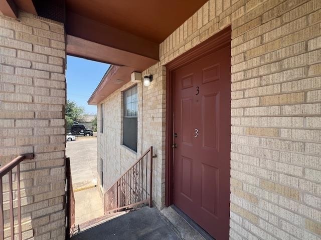 Building Photo - 1502 E San Pedro St