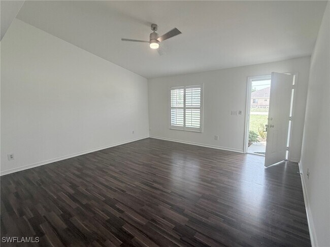 Foto del edificio - 4150 Tarpon Ave