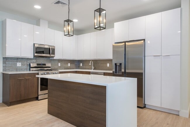 Building Photo - 3510 Bergenline Ave