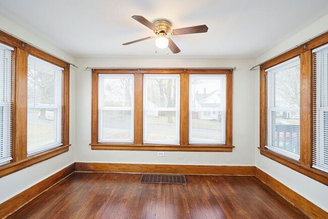 Building Photo - Beautiful Firestone Park Home