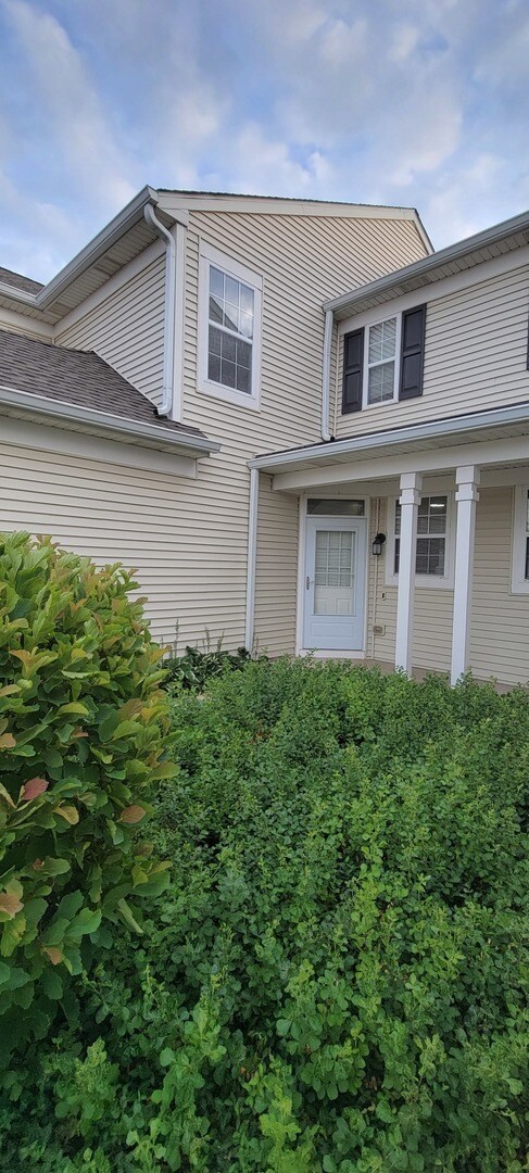 Building Photo - 2871 Vernal Ln