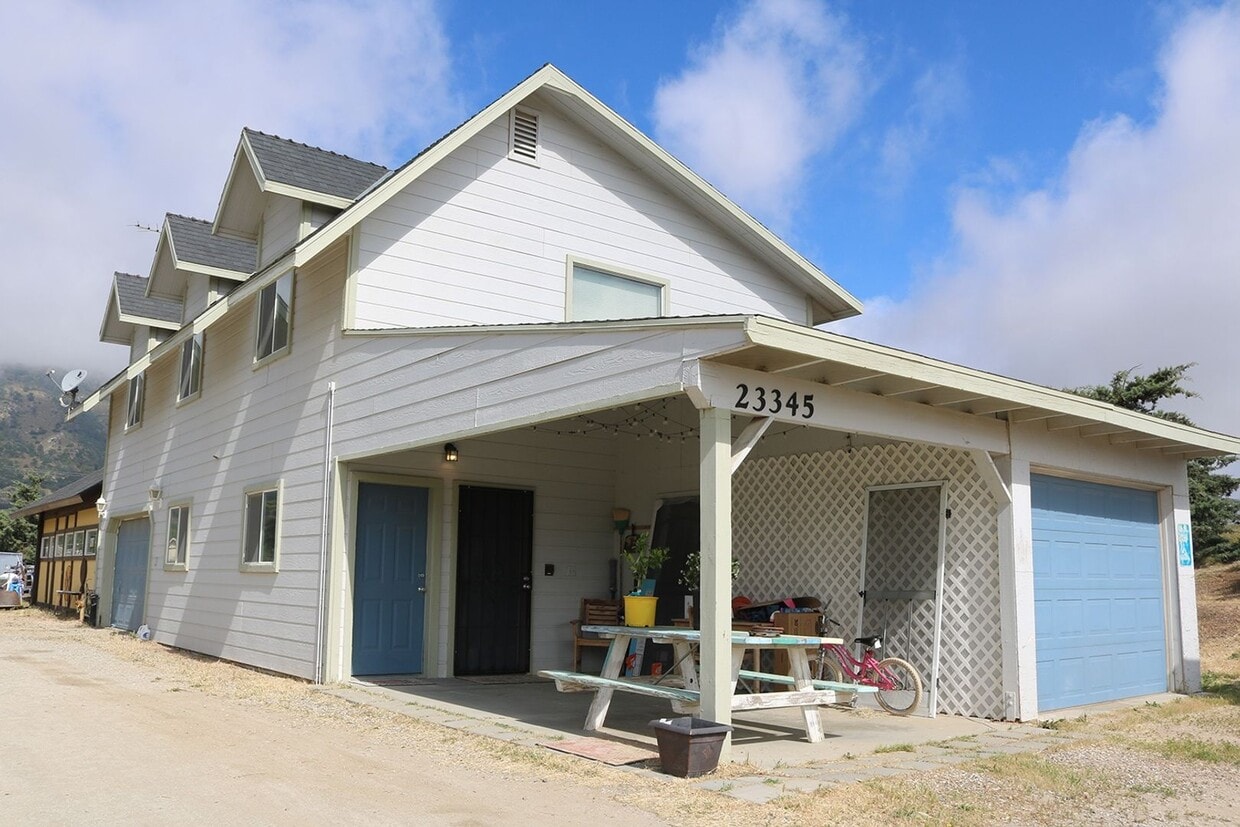 23345 Clover Spring Rd Unit Downstairs Studio Apt, Tehachapi, CA 93561 Room for Rent in