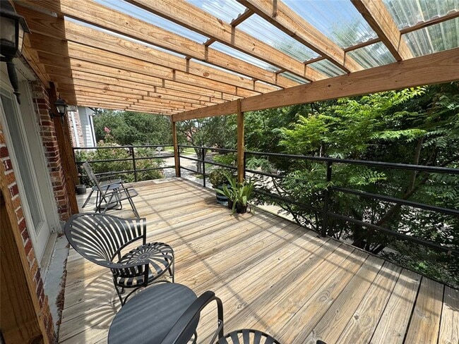 Building Photo - 1660 Castle Ct