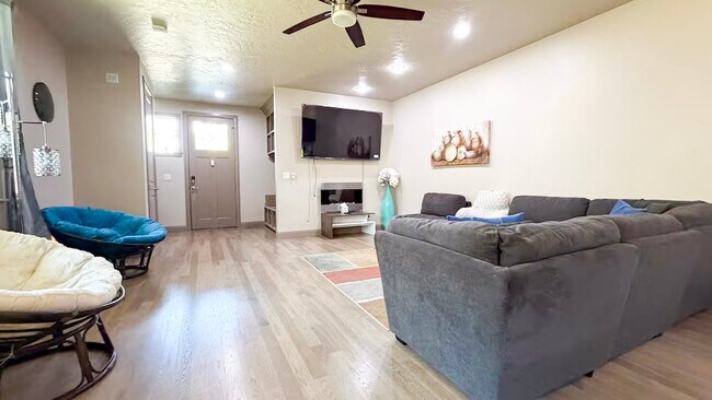 Foto del edificio - 8046 S Snow Bird Ave
