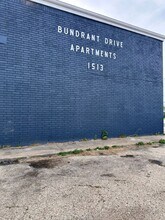 Building Photo - 1509-1513 Bundrant Dr