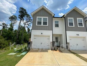 Building Photo - 4500 Chestnut Trl