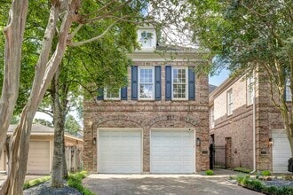 Building Photo - 2709 Wroxton Rd