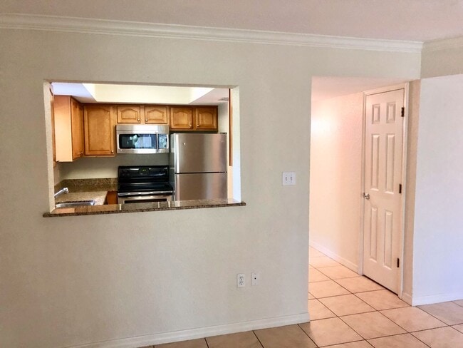 Building Photo - 936 La Costa Cir