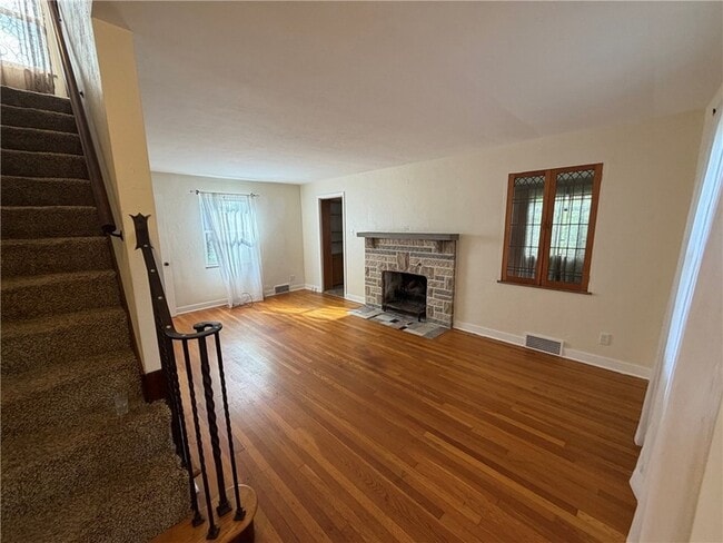 Building Photo - 218 Jackson Cir