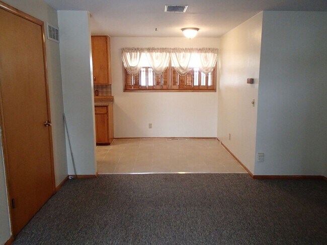 Building Photo - Van Boskirk - 1140 J ST