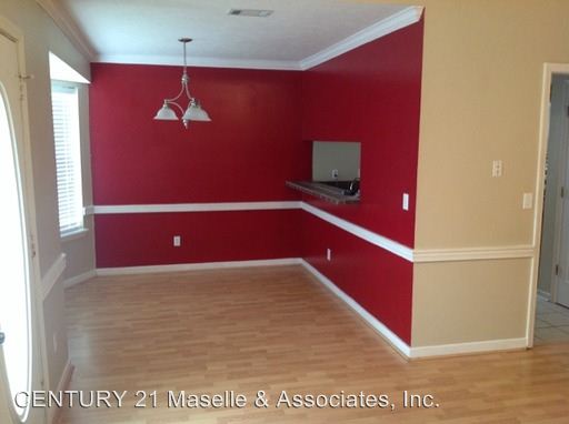 Building Photo - 2036 Fox Cv E