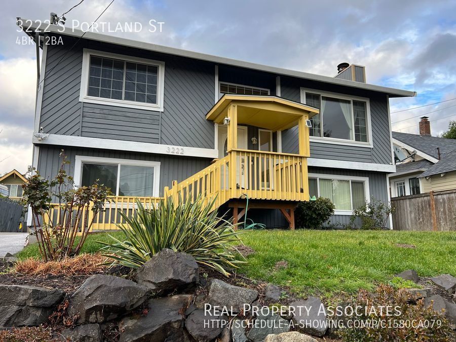 Foto principal - 4 Bedroom Home in South Seattle
