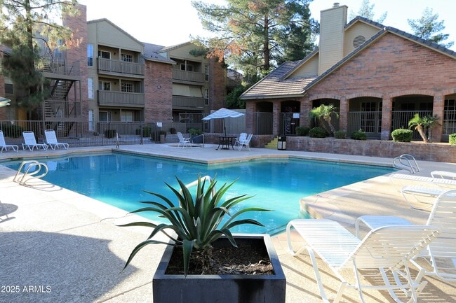 Building Photo - 200 E Southern Ave