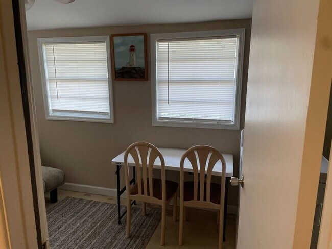 Building Photo - 2125 Highland Ave