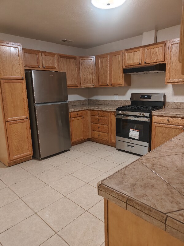 Building Photo - 421 Conchas Ct NE