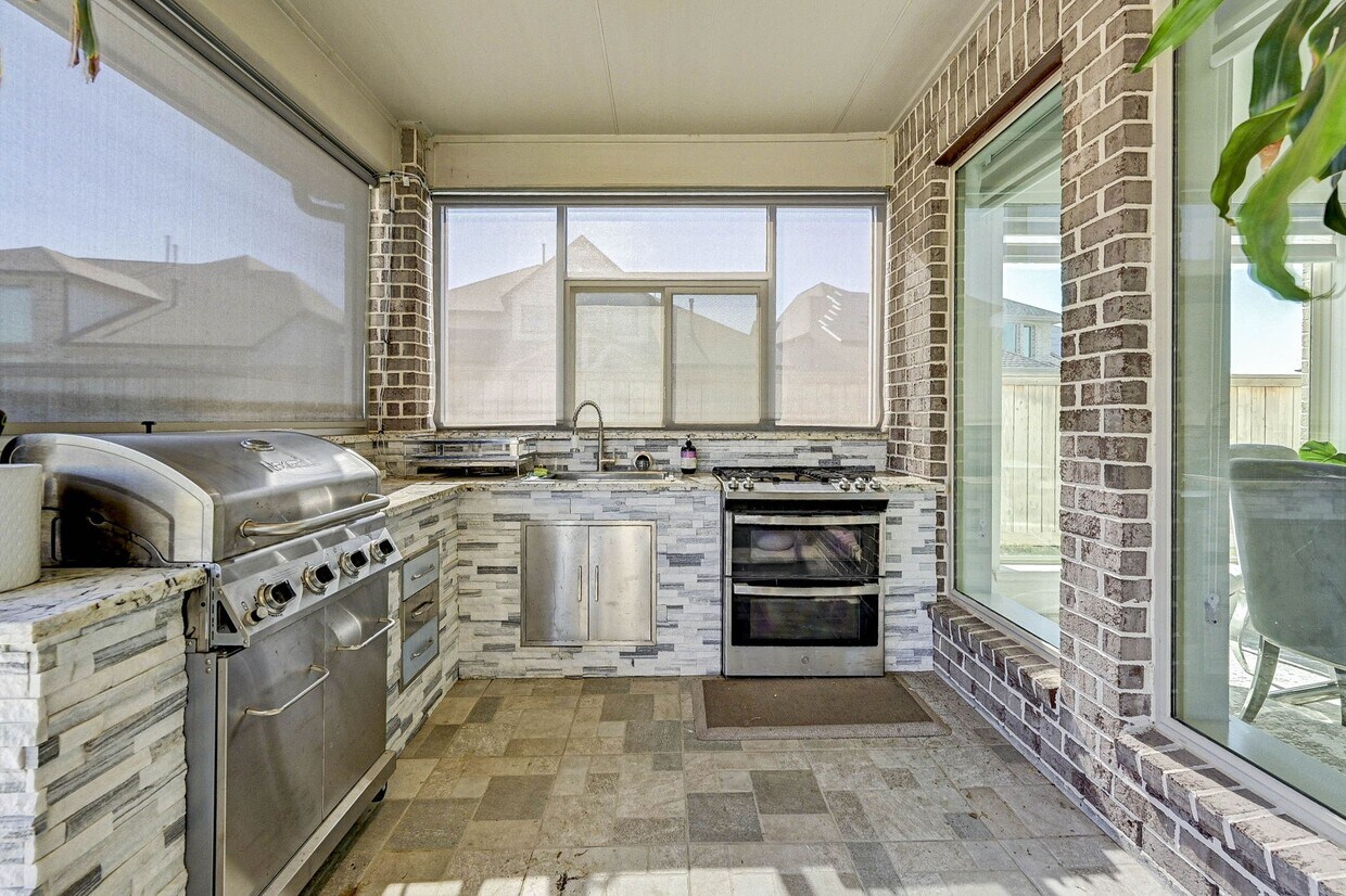 Foto principal - 11314 Cosmopolitan Dr