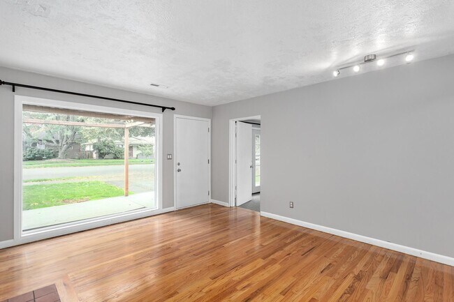 Foto del edificio - Wonderful 3 Bedroom Bungalow in St Johns w...