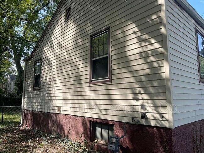 Building Photo - 588 Cosie Dr