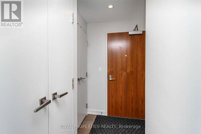 Photo du bâtiment - 101 Queen St