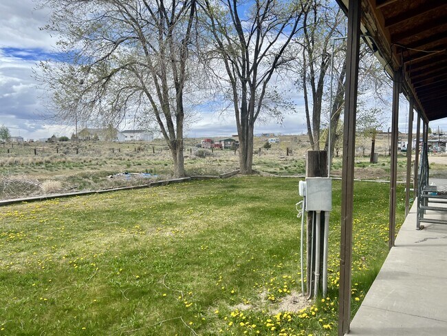 Foto del edificio - 5296 Comanche