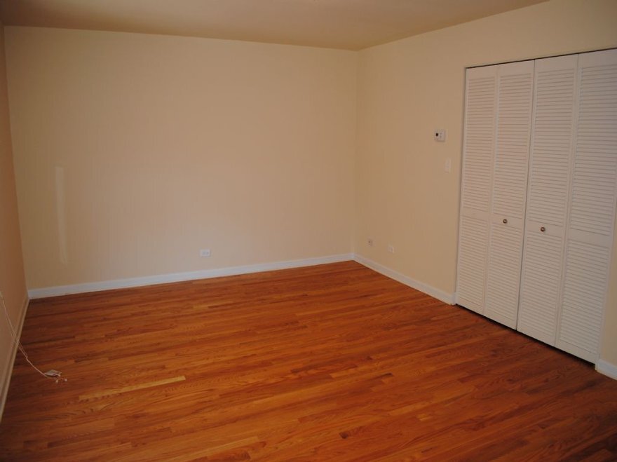 Primary Photo - 2105 W Berwyn Ave