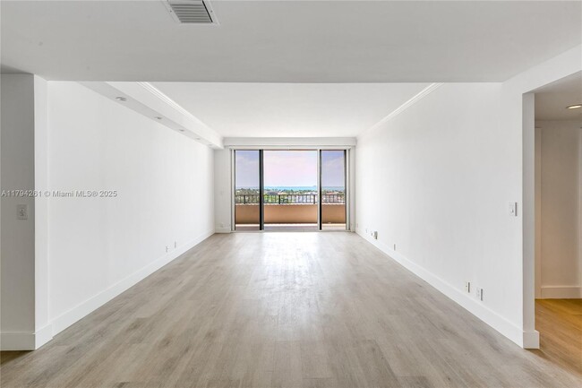 Building Photo - 251 Crandon Blvd