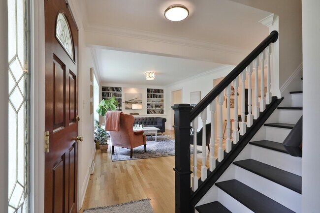Foto del edificio - 514 Stevenson Ave