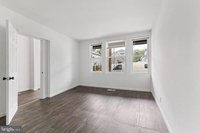 Building Photo - 211 Broad St