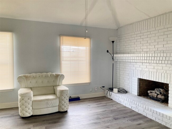 Building Photo - 331 Terminal St