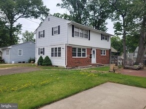 Building Photo - 120 Schubert Ave