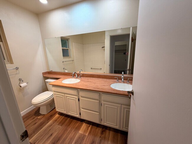 Foto del edificio - Nice Holmby II model home in Leisure Village 55+ Active Community