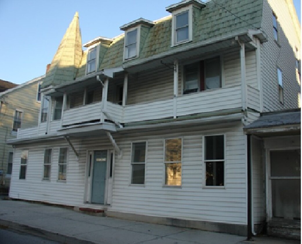 Primary Photo - 1st floor Apartment