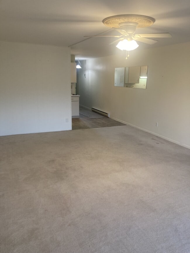 Foto del edificio - 2331 E Market St