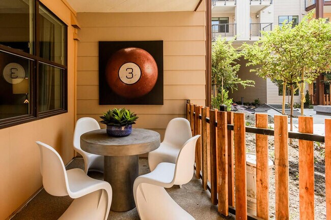 Foto del edificio - 610 E Weddell Dr